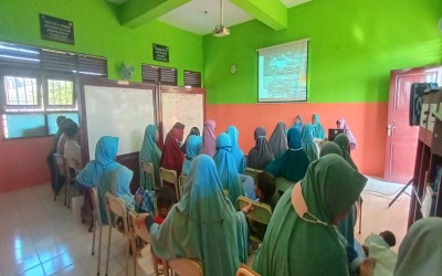 Rapat Kerja (RAKER) Tahap 2 Guru Semester 1 SD IT Al - Madinah Kebumen Tahun Pelajaran 2022/2023